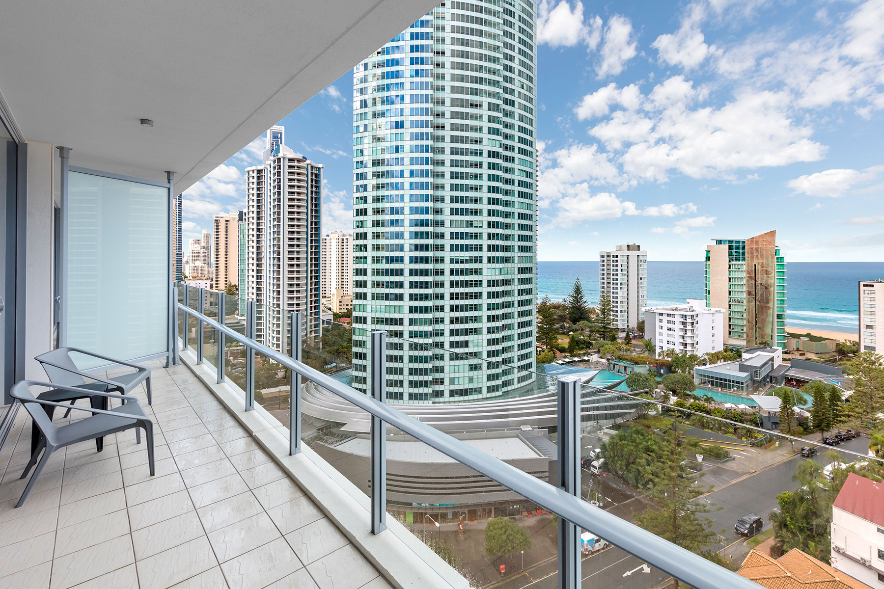 surfers paradise ocean view accommodation